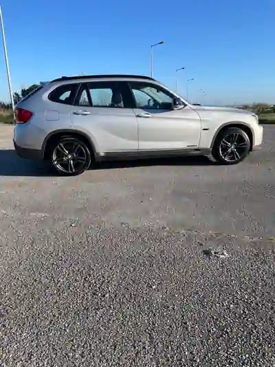 BMW X1 2010 - 8500 EUR, 288300 km - AUTO.MOTO.pt - 288300km - foto 5 de 16