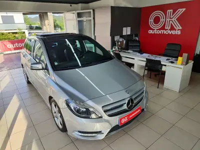 Mercedes-Benz B 180 2012 - 10950 EUR, 220000 km - AUTO.MOTO.pt - 220000km - foto 2 de 32