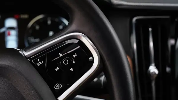 Volvo S90 2016 - 24750 EUR, 266000 km - AUTO.MOTO.pt - 266000km - foto 23 de 50
