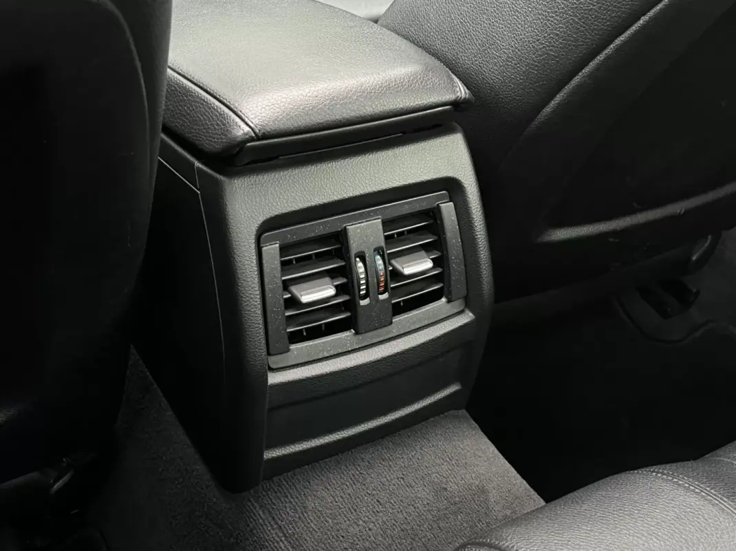 BMW 420 2013 - 22250 EUR, 222000 km - AUTO.MOTO.pt - 222000km - foto 17 de 36