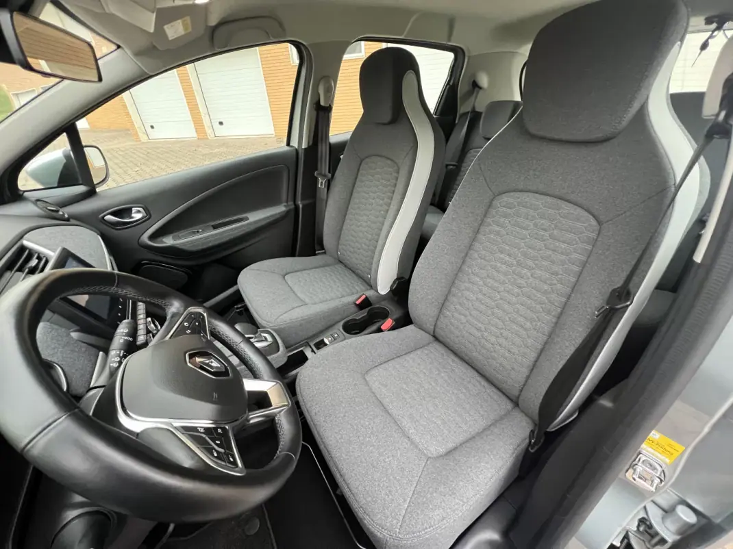 Renault Zoe 2021 - 14965 EUR, 25000 km - 25000km - foto 16 de 46