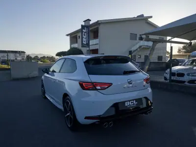 SEAT Leon 2013 - 11500 EUR, 253000 km - AUTO.MOTO.pt - 253000km - foto 5 de 38