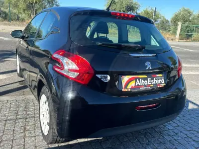 Peugeot 208 2014 - 9900 EUR, 73804 km - 73804km - foto 4 de 29