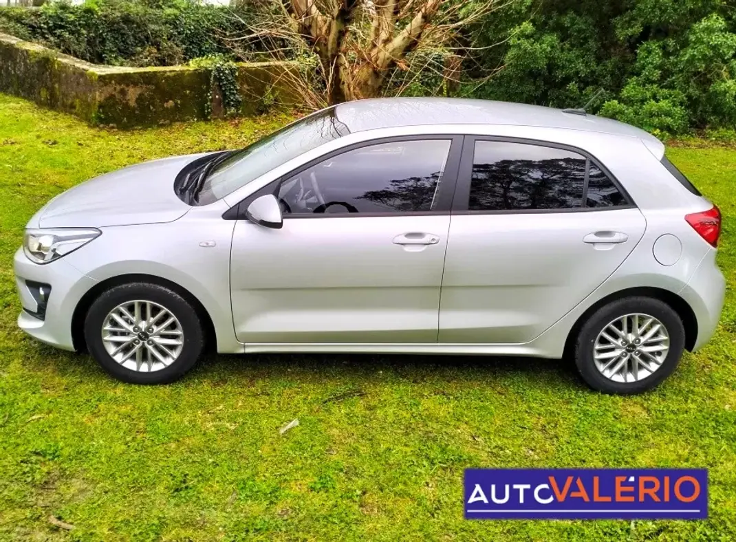 Kia Rio 2021 - 14450 EUR, 70980 km - AUTO.MOTO.pt - 70980km - foto 3 de 32