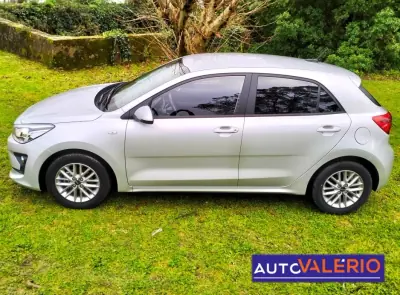 Kia Rio 2021 - 14450 EUR, 70980 km - AUTO.MOTO.pt - 70980km - foto 3 de 32