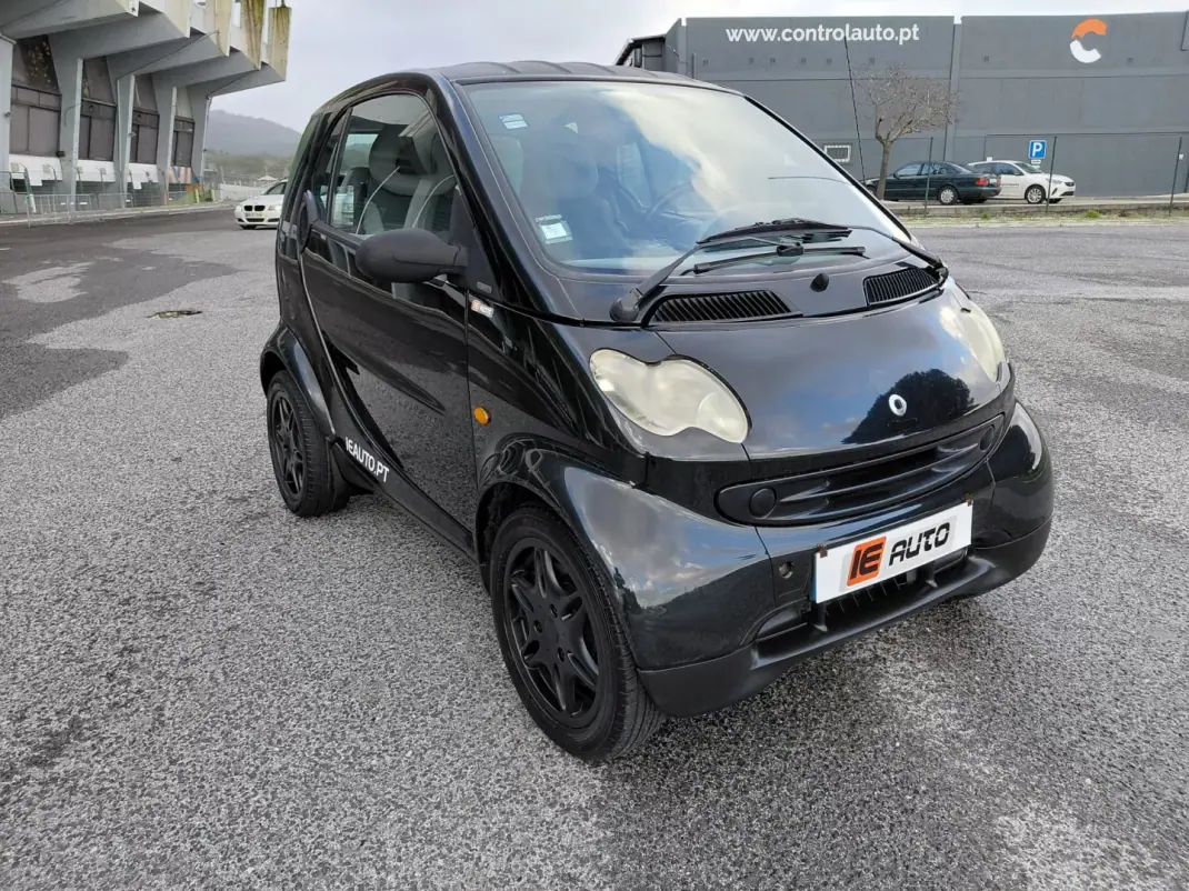 Smart Fortwo Cabrio 2004 - 3890 EUR, 224145 km - AUTO.MOTO.pt - 224145km - foto 10 de 18