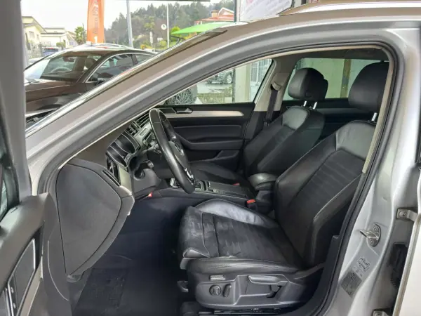 Volkswagen Passat Variant 2015 - 13950 EUR, 242286 km - AUTO.MOTO.pt - 242286km - foto 22 de 36