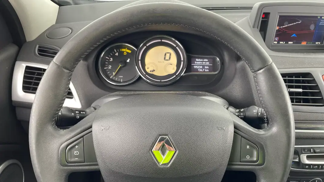 Renault Mégane Sport Tourer 2010 - 4950 EUR, 195235 km - AUTO.MOTO.pt - 195235km - foto 12 de 22