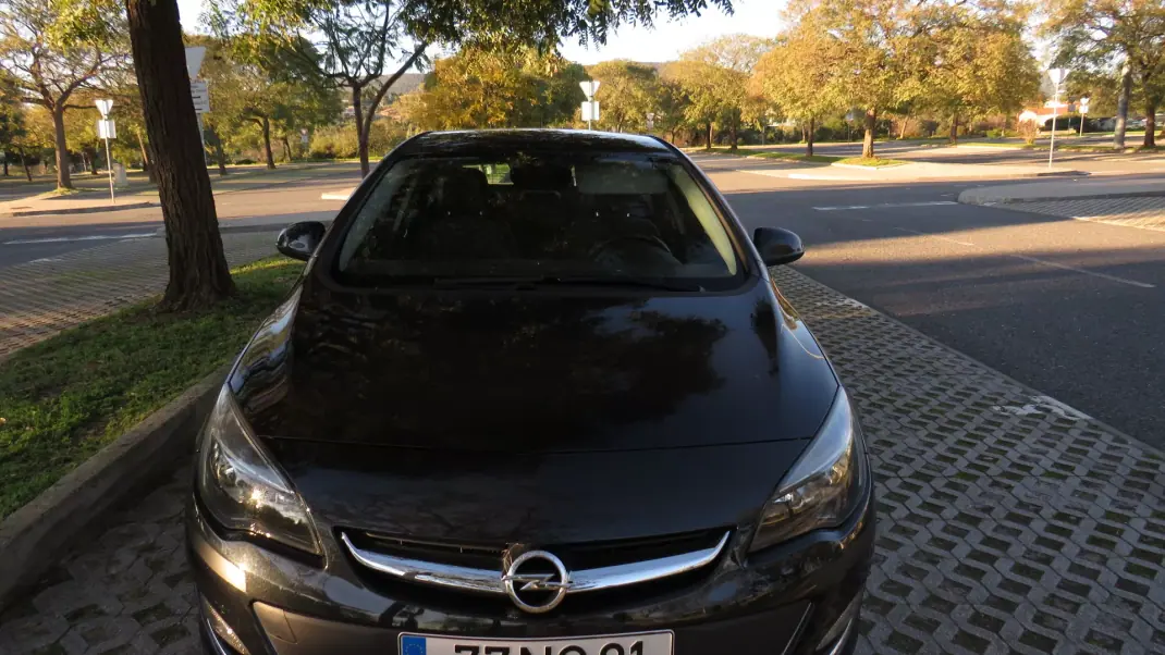 Opel Astra 2013 - 9800 EUR, 99000 km - 99000km - foto 4 de 16