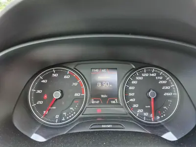 SEAT Leon 2019 - 15900 EUR, 90147 km - AUTO.MOTO.pt - 90147km - foto 11 de 23