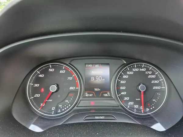 SEAT Leon 2019 - 15900 EUR, 90147 km - AUTO.MOTO.pt - 90147km - foto 11 de 23