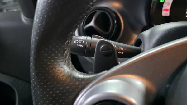 Smart ForTwo Coupé 2018 - 14990 EUR, 72000 km - AUTO.MOTO.pt - 72000km - foto 19 de 37