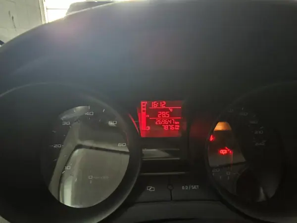 SEAT Ibiza ST 2010 - 2999 EUR, 269647 km - AUTO.MOTO.pt - 269647km - foto 11 de 17