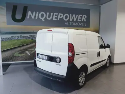 Fiat DOBLO CARGO 1.3 M-JET EASY 3 Lugares 2021 - 10990 EUR, 99701 km - AUTO.MOTO.pt - 99701km - foto 5 de 20