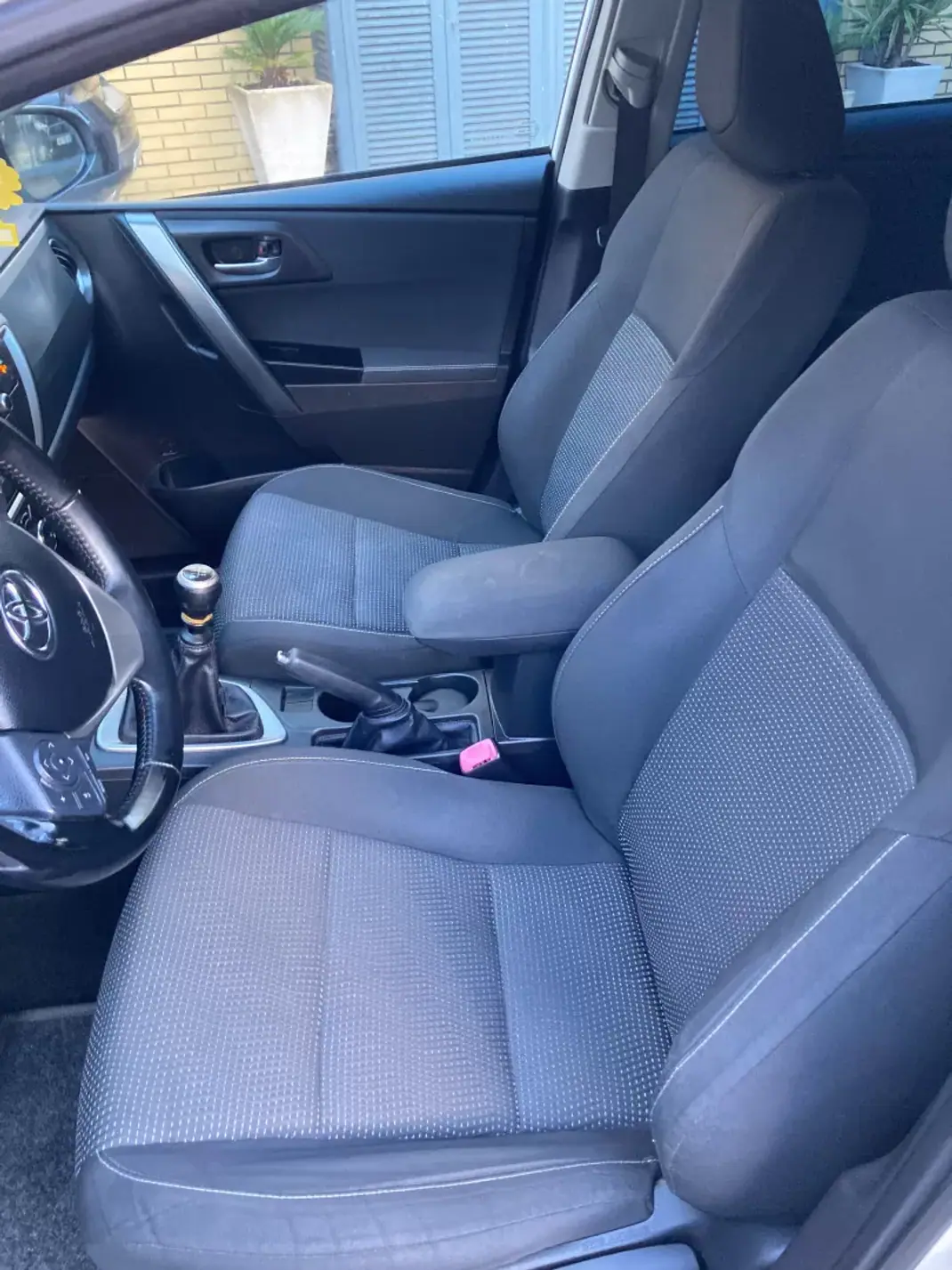 Toyota Auris 2013 - 13250 EUR, 145685 km - AUTO.MOTO.pt - 145685km - foto 12 de 15