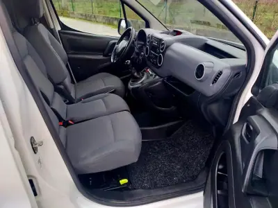 Citroën BERLINGO VAN XL 1.5 BLUE HDI 3 LUGARES 2016 - 12500 EUR, 126000 km - AUTO.MOTO.pt - 126000km - foto 6 de 9