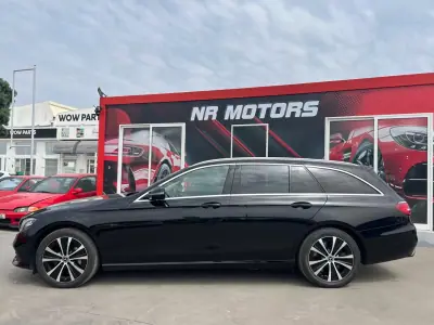 Mercedes-Benz E 300 2020 - 28990 EUR, 140000 km - AUTO.MOTO.pt - 140000km - foto 5 de 23