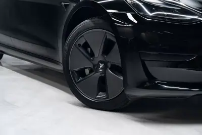 Tesla Model 3 2023 - 30950 EUR, 40000 km - foto 4 de 49