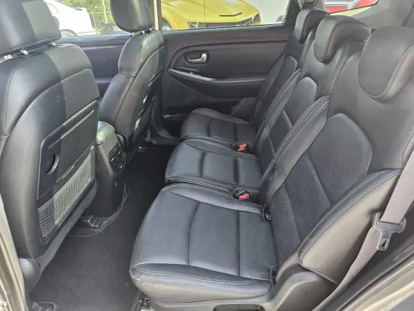 Kia Carens 2018 - 17700 EUR, 104900 km - AUTO.MOTO.pt - 104900km - foto 21 de 52
