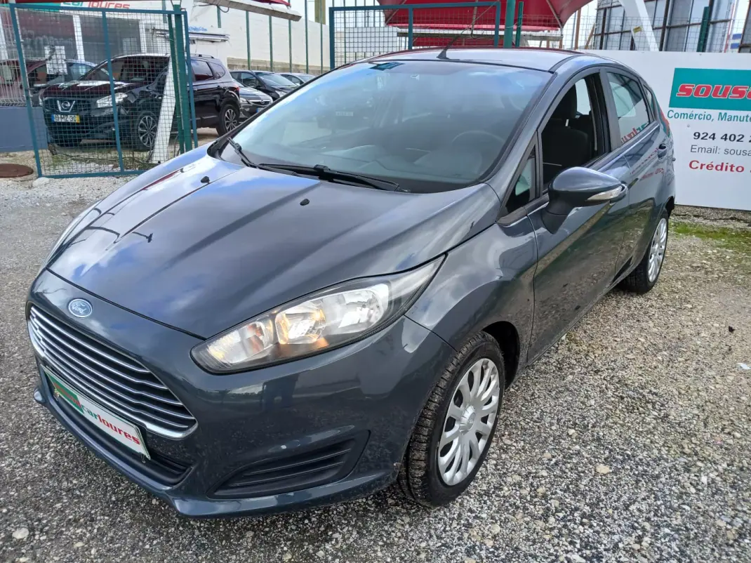Ford Fiesta 2013 - 8150 EUR, 106782 km - AUTO.MOTO.pt - 106782km - foto 1 de 26