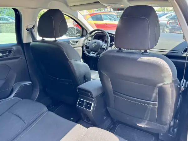 Renault Mégane Sport Tourer 2019 - 10999 EUR, 149000 km - 149000km - foto 16 de 22