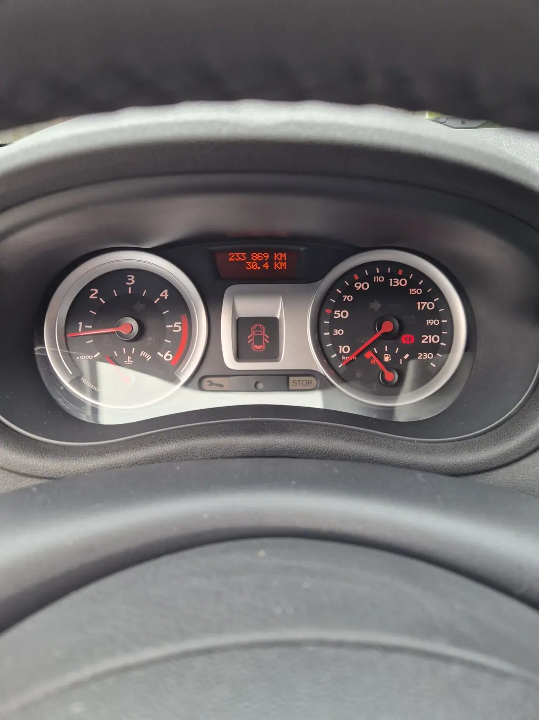 Renault Clio 2006 - 3900 EUR, 233869 km - 233869km - foto 12 de 15