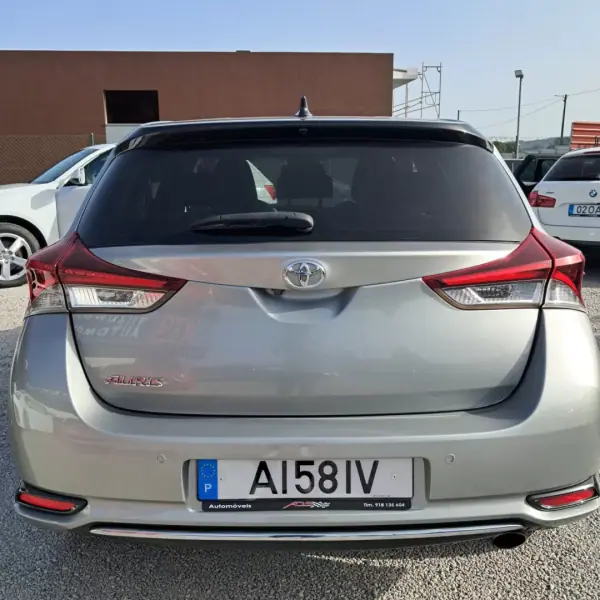Toyota Auris 2018 - 14990 EUR, 120000 km - AUTO.MOTO.pt - 120000km - foto 5 de 13