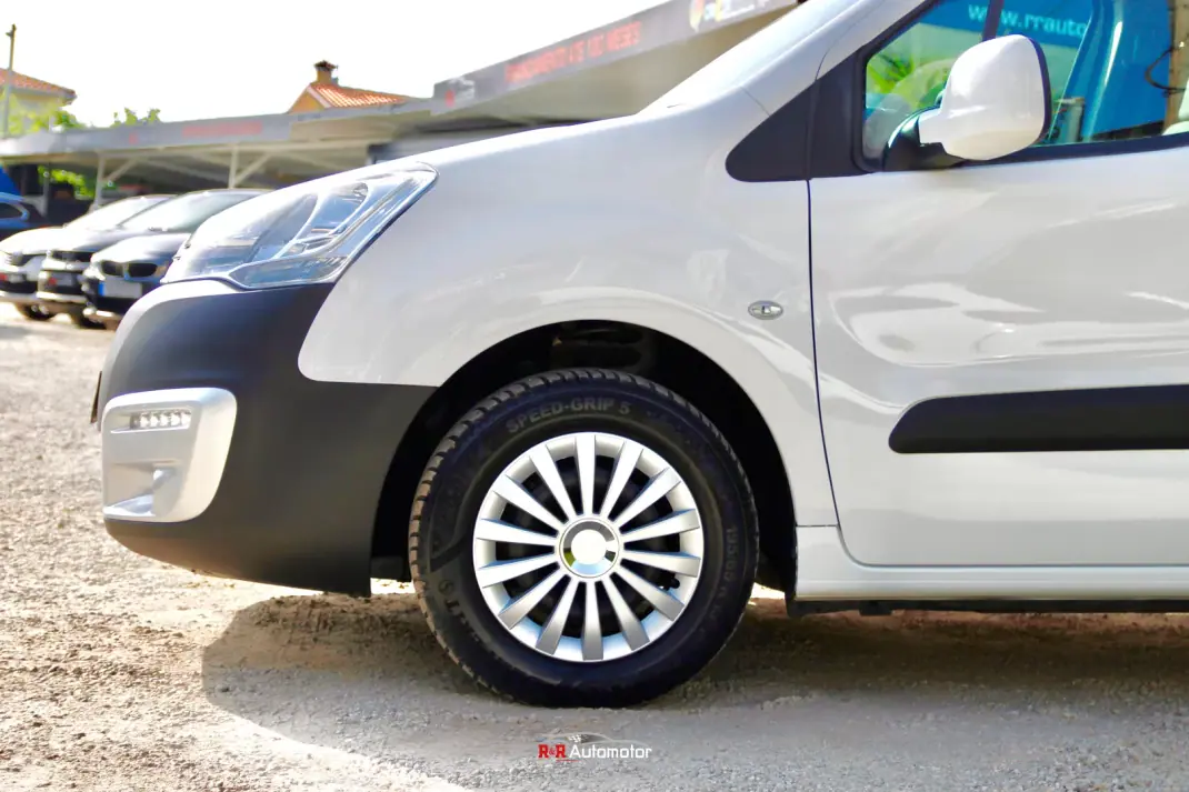 Citroën 2016 - 10990 EUR, 150000 km - AUTO.MOTO.pt - 150000km - foto 6 de 24