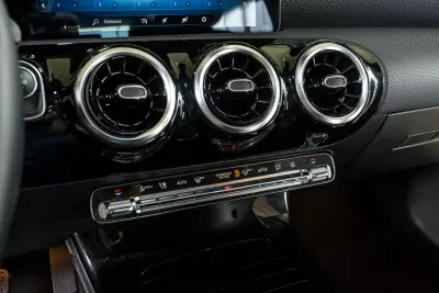 Mercedes-Benz CLA 250 2023 - 31500 EUR, 78954 km - AUTO.MOTO.pt - 78954km - foto 31 de 43