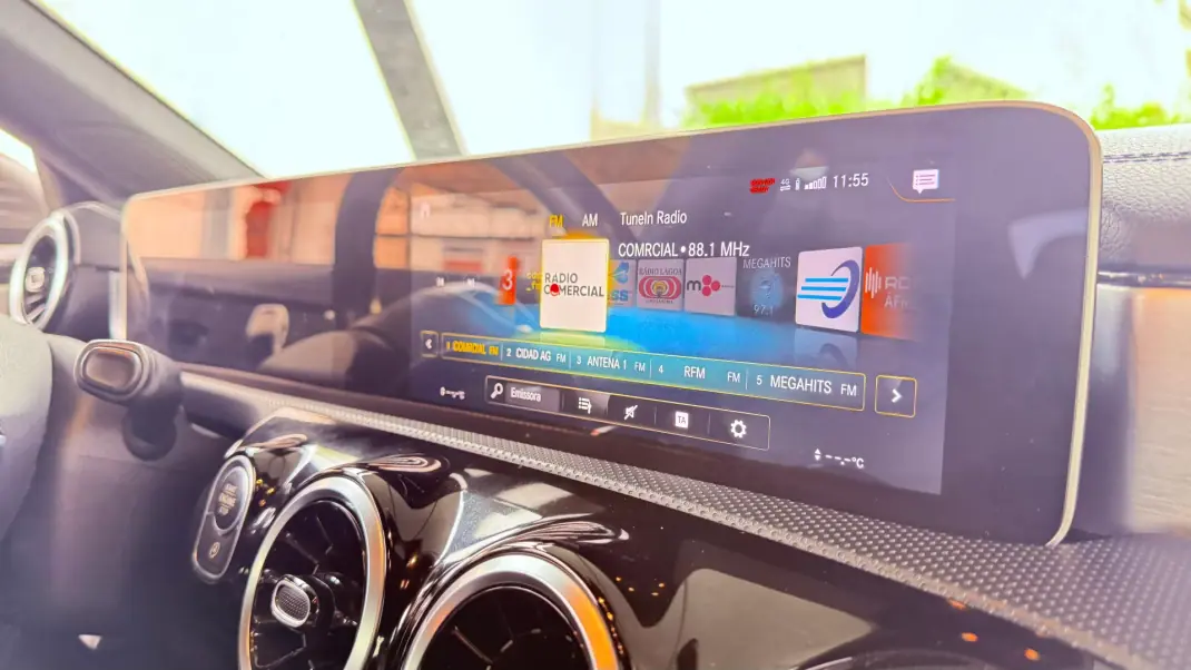 Mercedes-Benz CLA 180 2019 - 23800 EUR, 131000 km - AUTO.MOTO.pt - 131000km - foto 12 de 16