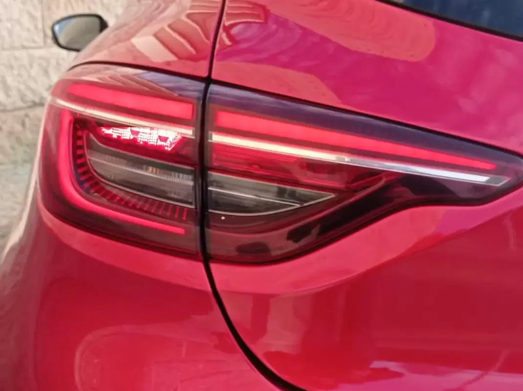 Renault Clio 2022 - 18890 EUR, 34670 km - AUTO.MOTO.pt - 34670km - foto 11 de 25