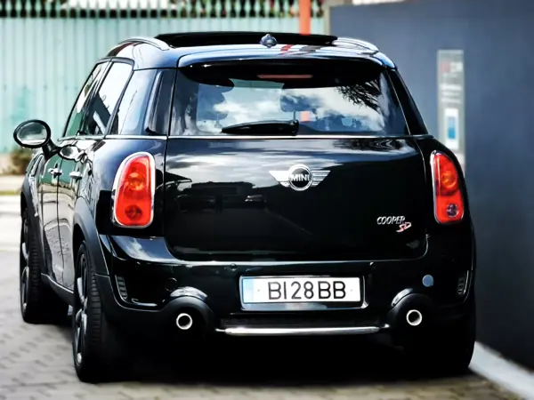 MINI Countryman 2012 - 12950 EUR, 213000 km - AUTO.MOTO.pt - 213000km - foto 3 de 5