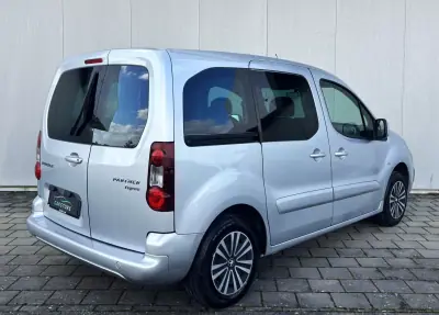 Peugeot Partner 2018 - 14900 EUR, 140000 km - AUTO.MOTO.pt - 140000km - foto 6 de 37