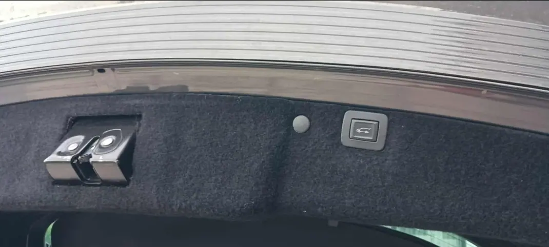 Opel Insignia Sports Tourer 2016 - 9500 EUR, 86000 km - AUTO.MOTO.pt - 86000km - foto 10 de 10