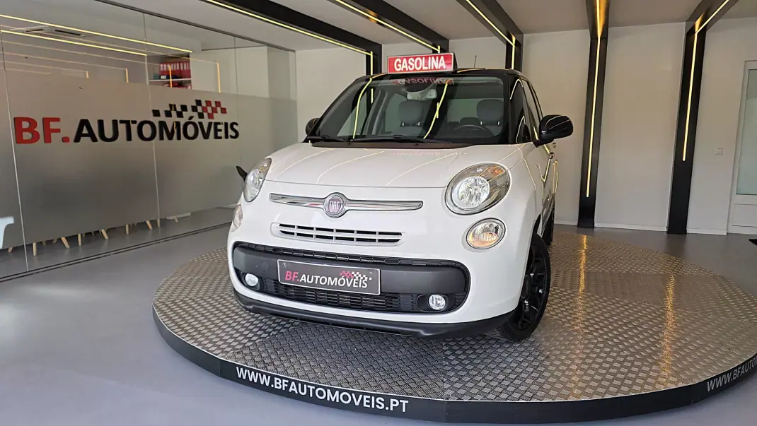 Fiat 500L 2013 - 7900 EUR, 153161 km - AUTO.MOTO.pt - 153161km - foto 1 de 55