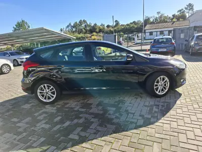 Ford Focus 2018 - 9850 EUR, 109500 km - AUTO.MOTO.pt - 109500km - foto 5 de 26