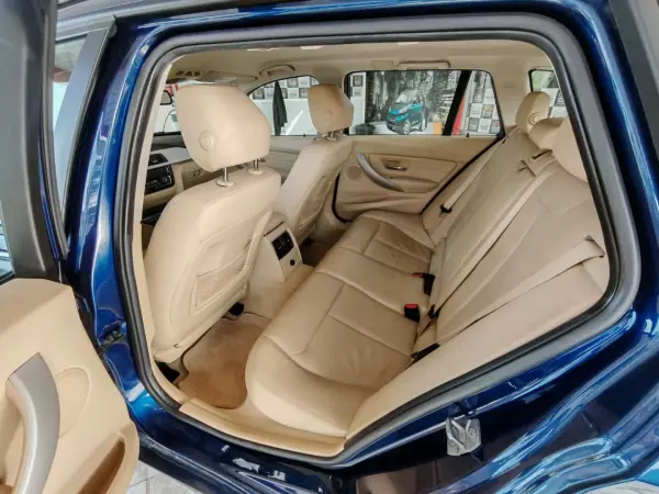 BMW 318 2019 - 22990 EUR, 82000 km - AUTO.MOTO.pt - 82000km - foto 10 de 11