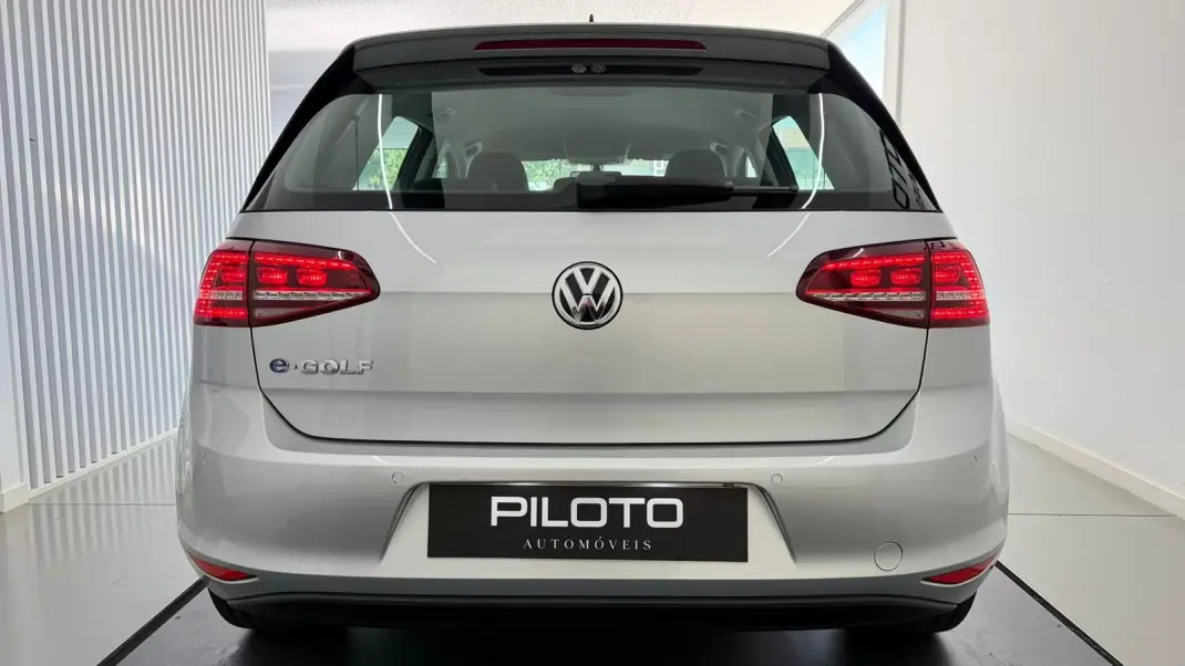 Volkswagen e-Golf 2019 - 16490 EUR, 74201 km - 74201km - foto 7 de 27
