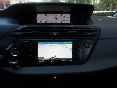 Citroën C4 Picasso 2017 - 13990 EUR, 169000 km - AUTO.MOTO.pt - 169000km - foto 36 de 45