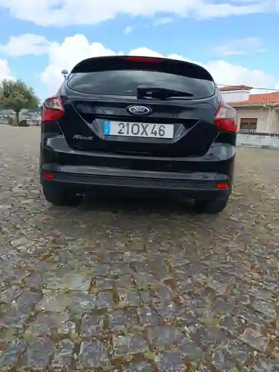 Ford Focus 2014 - 8200 EUR, 203000 km - AUTO.MOTO.pt - 203000km - foto 7 de 10