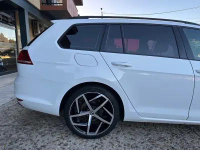 Volkswagen Golf Variant 2015 - 14000 EUR, 161500 km - AUTO.MOTO.pt - 161500km - foto 15 de 55