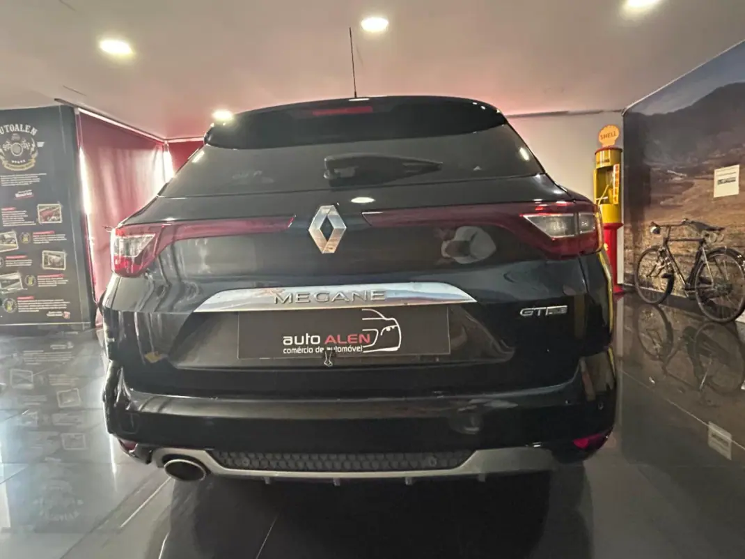 Renault Mégane 2017 - 13950 EUR, 151881 km - AUTO.MOTO.pt - 151881km - foto 4 de 20