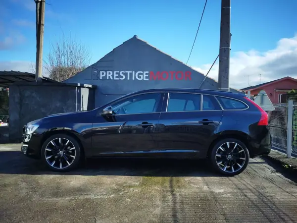 Volvo V60 2014 - 12900 EUR, 172000 km - AUTO.MOTO.pt - 172000km - foto 4 de 24