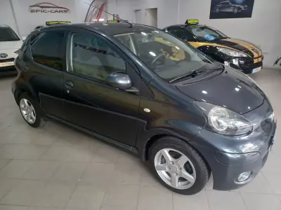 Toyota Aygo 2011 - 6790 EUR, 110561 km - AUTO.MOTO.pt - 110561km - foto 9 de 33