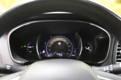 Renault Mégane Sport Tourer 2020 - 16790 EUR, 137000 km - AUTO.MOTO.pt - 137000km - foto 31 de 37