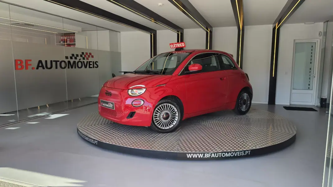 Fiat 500e 2023 - 16500 EUR, 19050 km - 19050km - foto 2 de 54