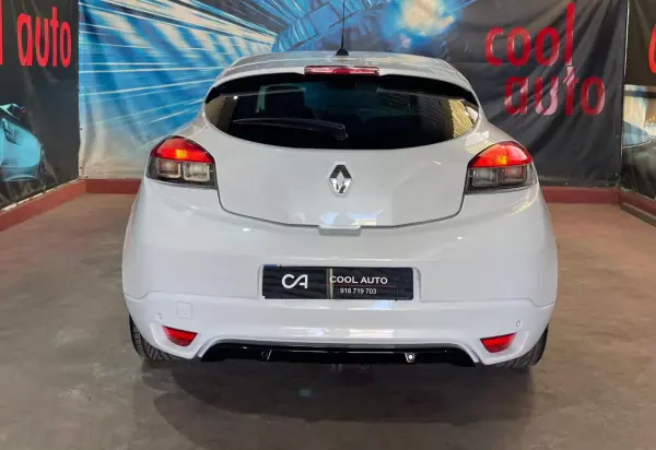 Renault Mégane Coupe 2014 - 9750 EUR, 182000 km - AUTO.MOTO.pt - 182000km - foto 5 de 44