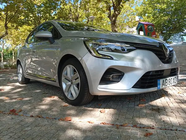 Renault Clio 2020 - 13300 EUR, 83700 km - AUTO.MOTO.pt - 83700km - foto 4 de 15
