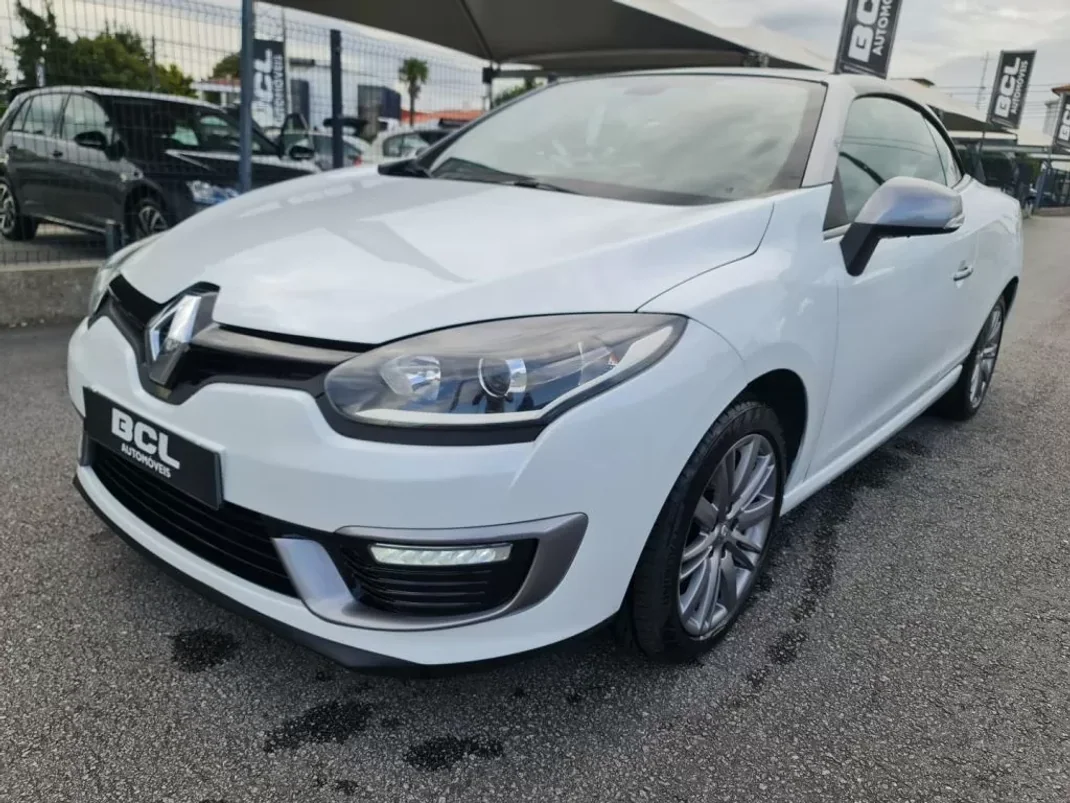 Renault Mégane Cabrio 2015 - 14990 EUR, 195000 km - AUTO.MOTO.pt - 195000km - foto 10 de 43