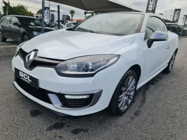 Renault Mégane Cabrio 2015 - 14990 EUR, 195000 km - AUTO.MOTO.pt - 195000km - foto 10 de 43